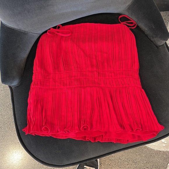 BEBE pleated chiffon top. Red. ✨NEW✨ size 4 - Picture 4 of 5